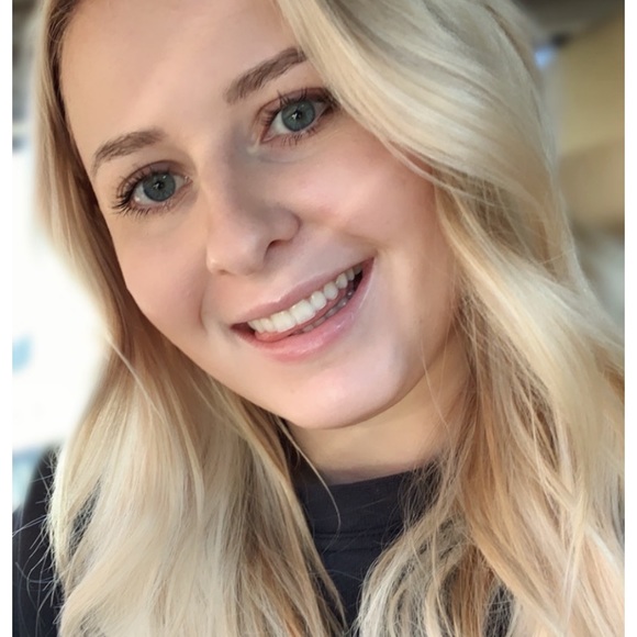 ABOUT ME 🖤 - Victoria - Instagram: _toritucker ⭐️ - Picture 9 of 11